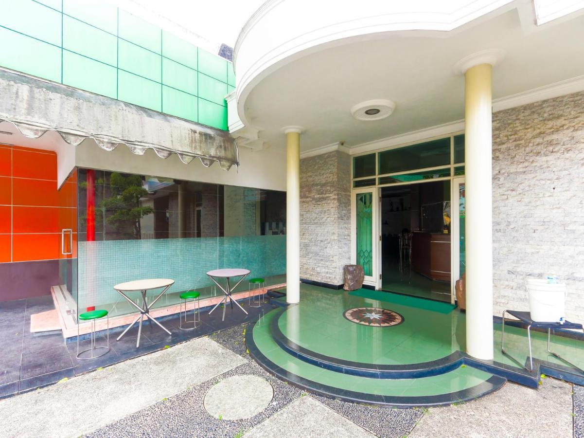 Oyo 90788 Nillo Hotel Kebumen Buitenkant foto