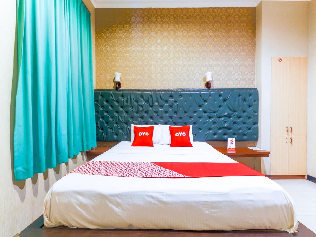 Oyo 90788 Nillo Hotel Kebumen Buitenkant foto